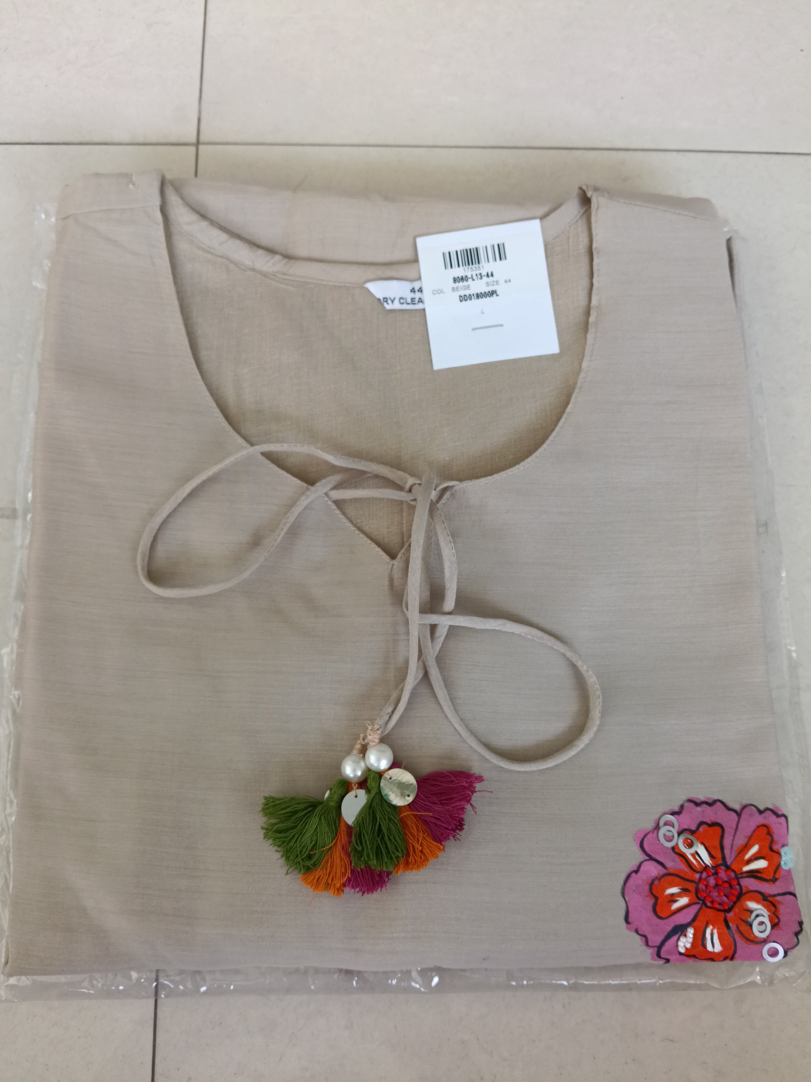Women Beige Floral Cotton Kurta Pant