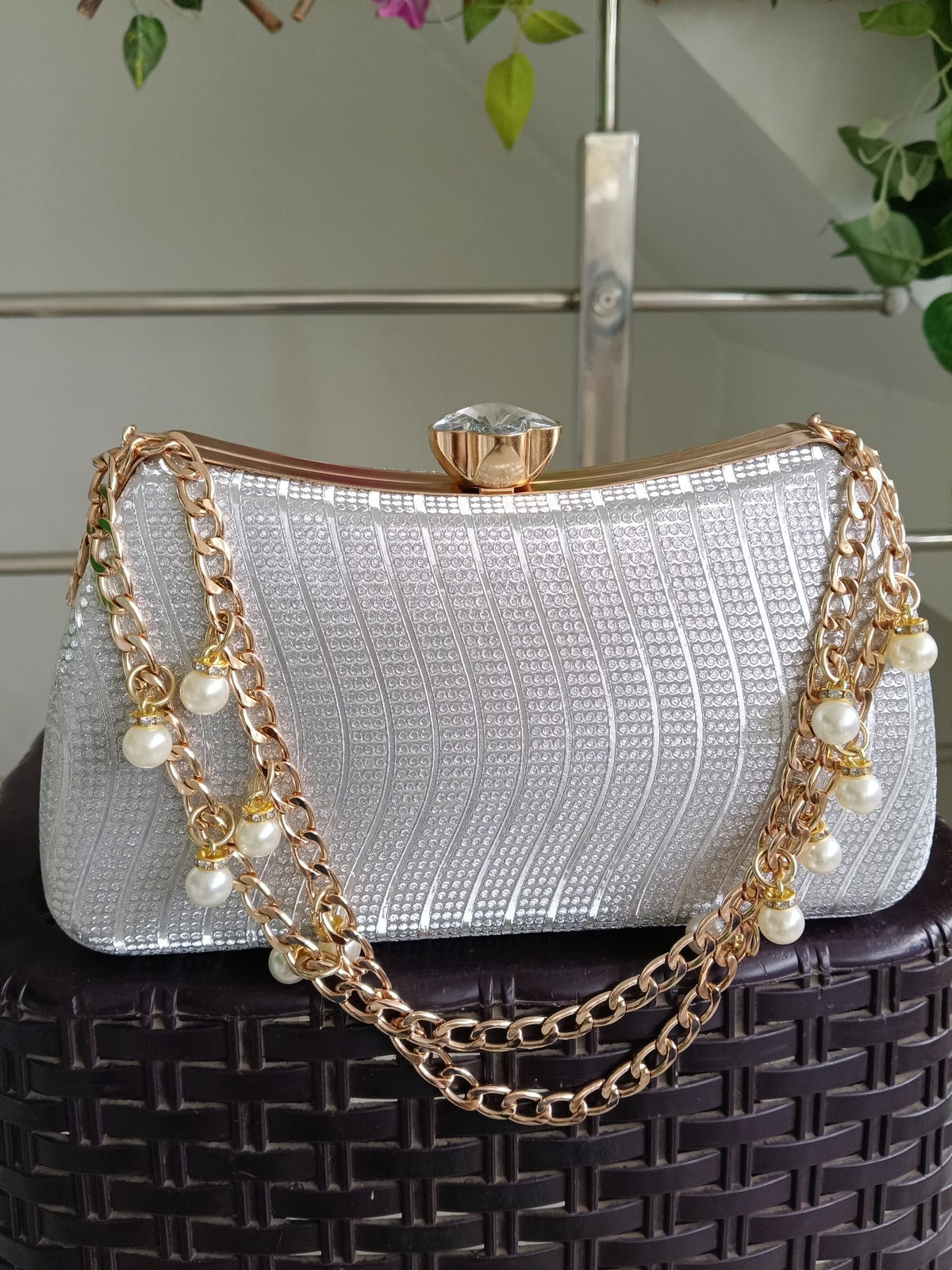 Women Silver Vertical Pleated Clutch